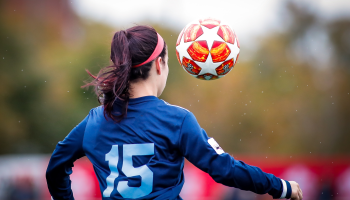 L’essor du football féminin : briser les barrières et inspirer les générations