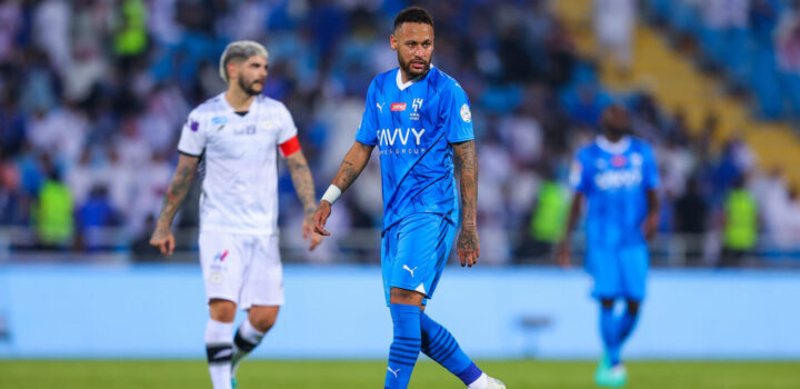 L’entraîneur de Neymar le tacle en le comparant à Cristiano Ronaldo