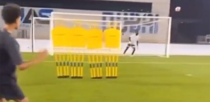 Une merveille en lucarne: le fils de Cristiano Ronaldo régale déjà sur coup franc