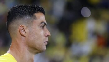 Cristiano Ronaldo : "C'est de la peinture ou la gangrène ?" Stupeur des fans du footballeur après la publication d'une photo avec son fils