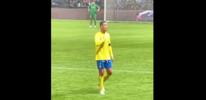 'Je suis ici et pas Messi' : Cristiano Ronaldo s'agace contre les fans d'Al Hilal (vidéo)