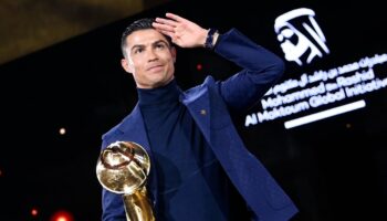 Ronaldo zappé, ça fait polémique