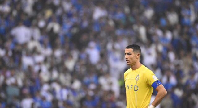 Cristiano Ronaldo suspendu un match en Arabie saoudite après un geste obscène