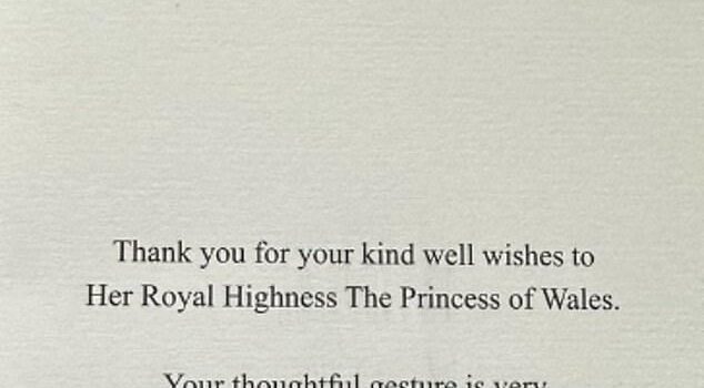 Aston villa Kate Middleton rompt avec la tradition en remerciant les fans royaux
|Pinterest