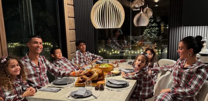 Cristiano Ronaldo, ses cinq enfants et sa compagne en pyjama écossais : la photo de Noël que l’on n’attendait pas