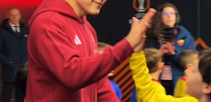 Football: High Fives tout autour de Paul! … |Tik Tok