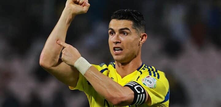 Pourquoi le footballeur Ronaldo risque t il 99 coups de fouet en Iran