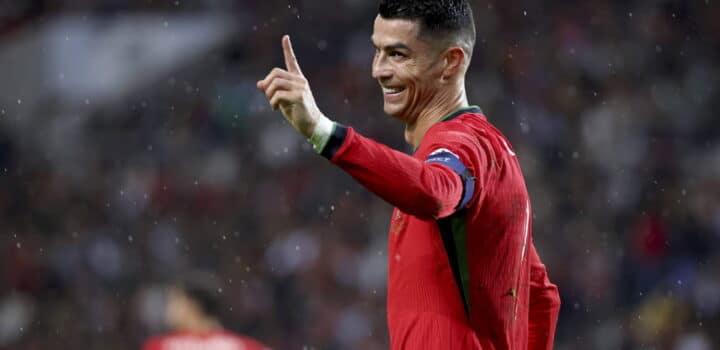 Une superstition proche de la folie : l'habitude de Cristiano Ronaldo dans le bus et l'avion effraie ses coéquipiers