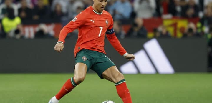 "Il prenait bien soin de moi, environ 1000 euros par jour" : le garde du corps de Cristiano Ronaldo se confie